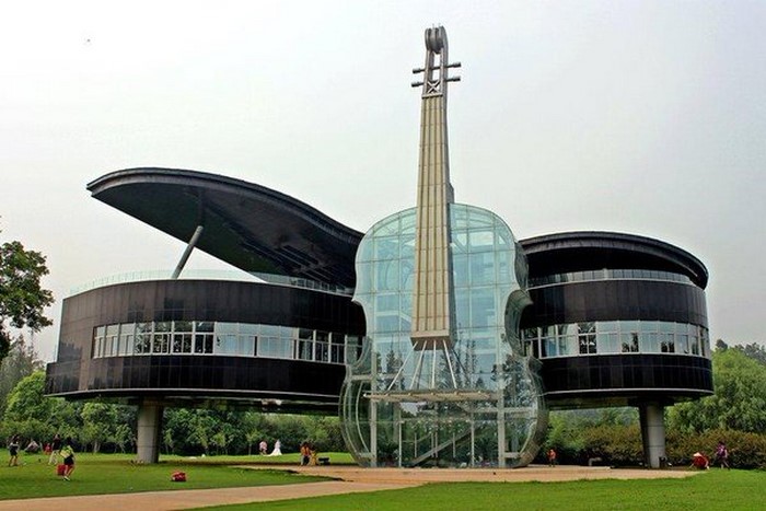Piano Building
