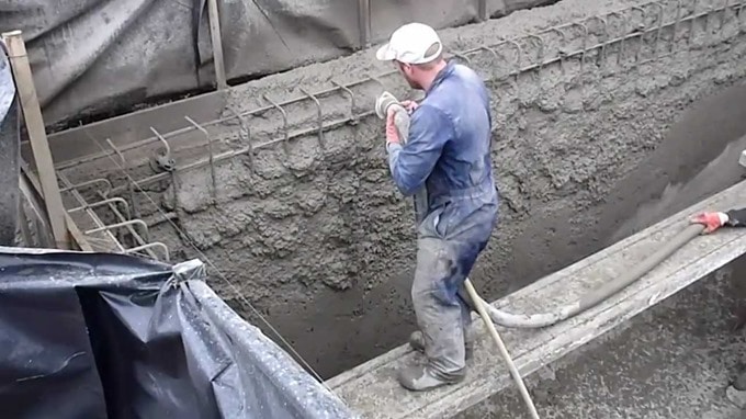 Sprayed concrete